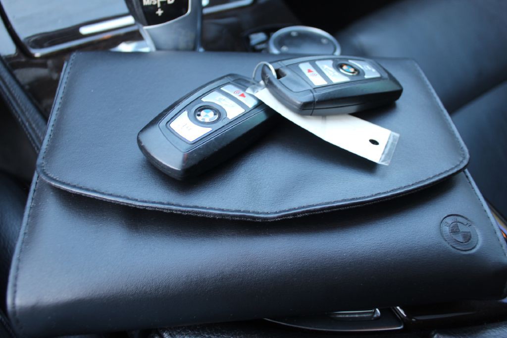 2015 BMW 5 Series Image 25