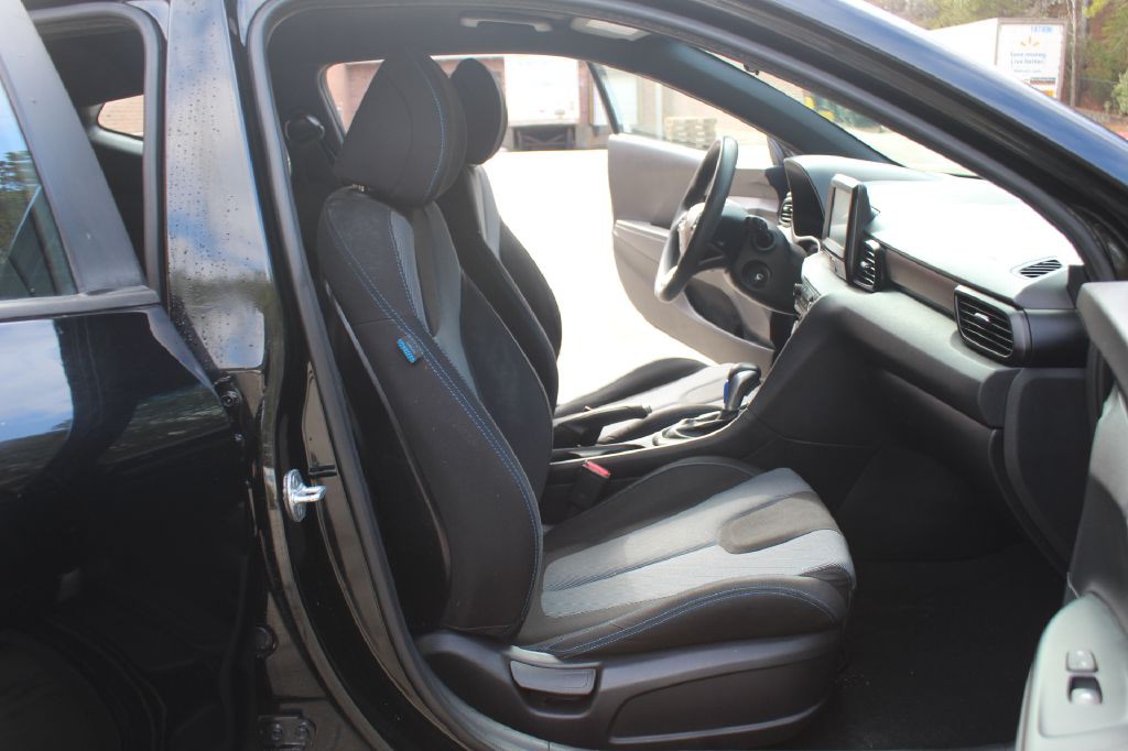 2019 Hyundai Veloster Image 7