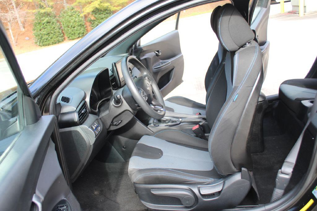 2019 Hyundai Veloster Image 9