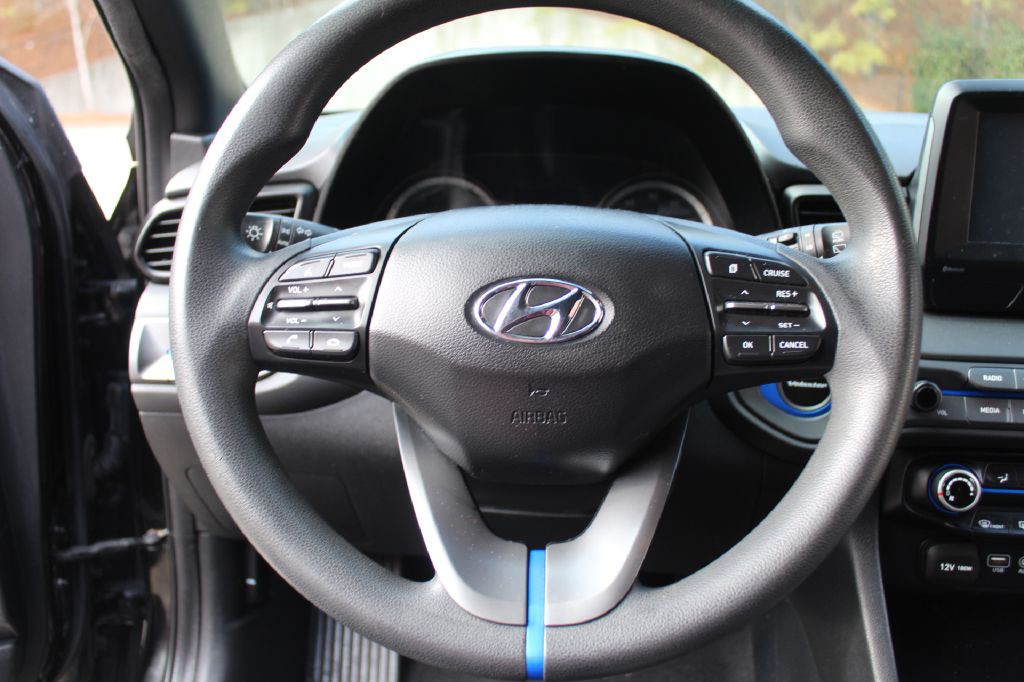 2019 Hyundai Veloster Image 15