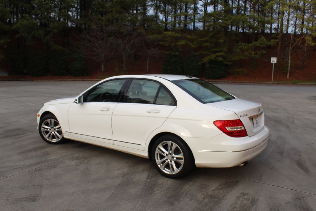 2014 Mercedes-Benz C-Class Image 3