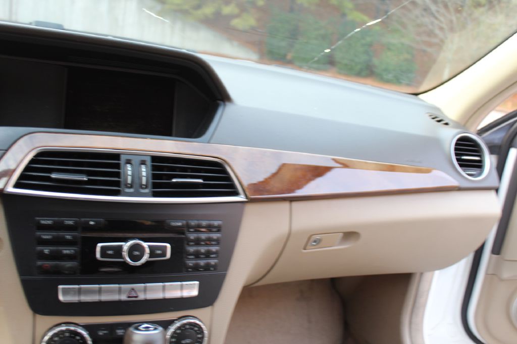 2014 Mercedes-Benz C-Class Image 16