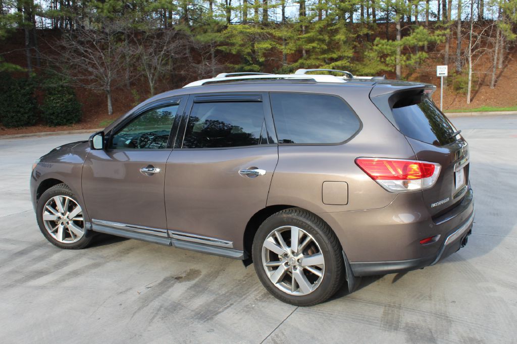 2015 Nissan Pathfinder Image 3