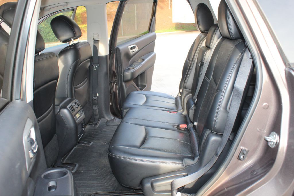 2015 Nissan Pathfinder Image 9