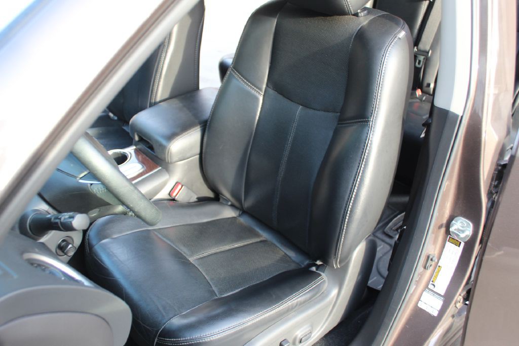 2015 Nissan Pathfinder Image 11