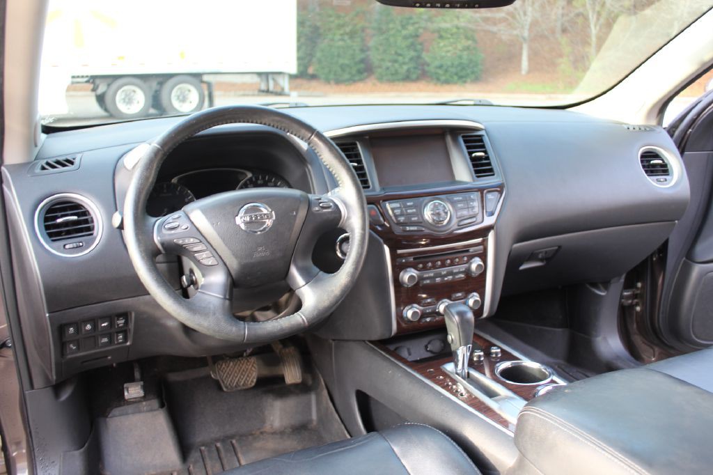 2015 Nissan Pathfinder Image 16