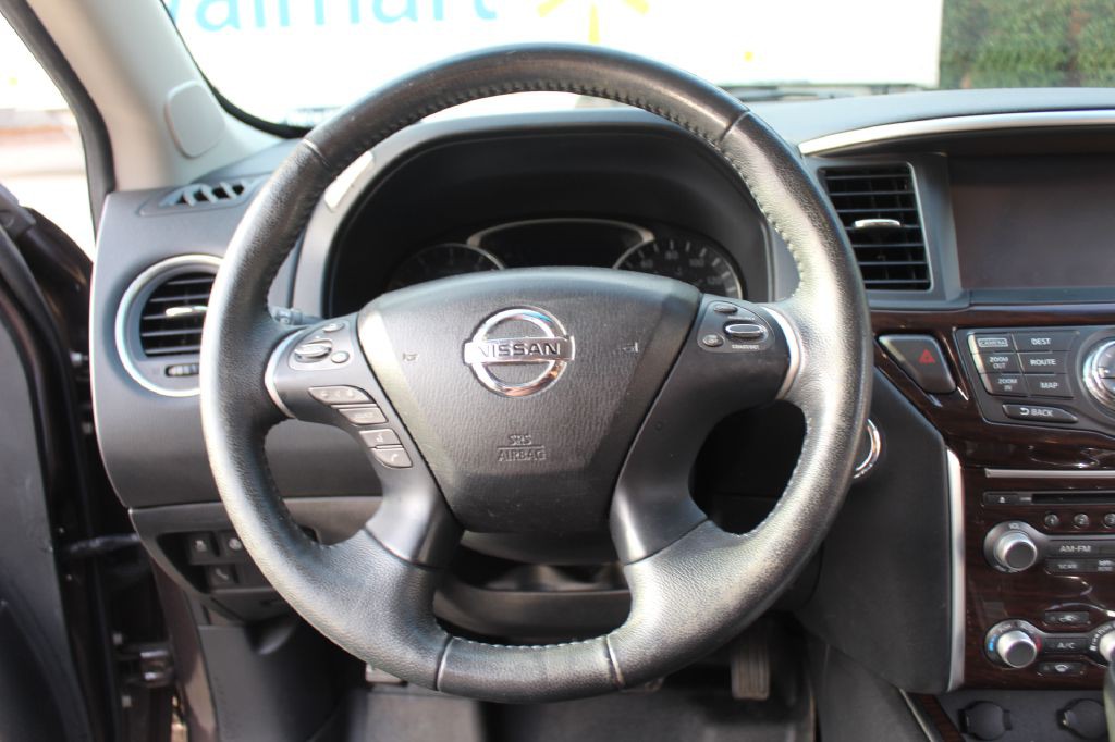 2015 Nissan Pathfinder Image 17