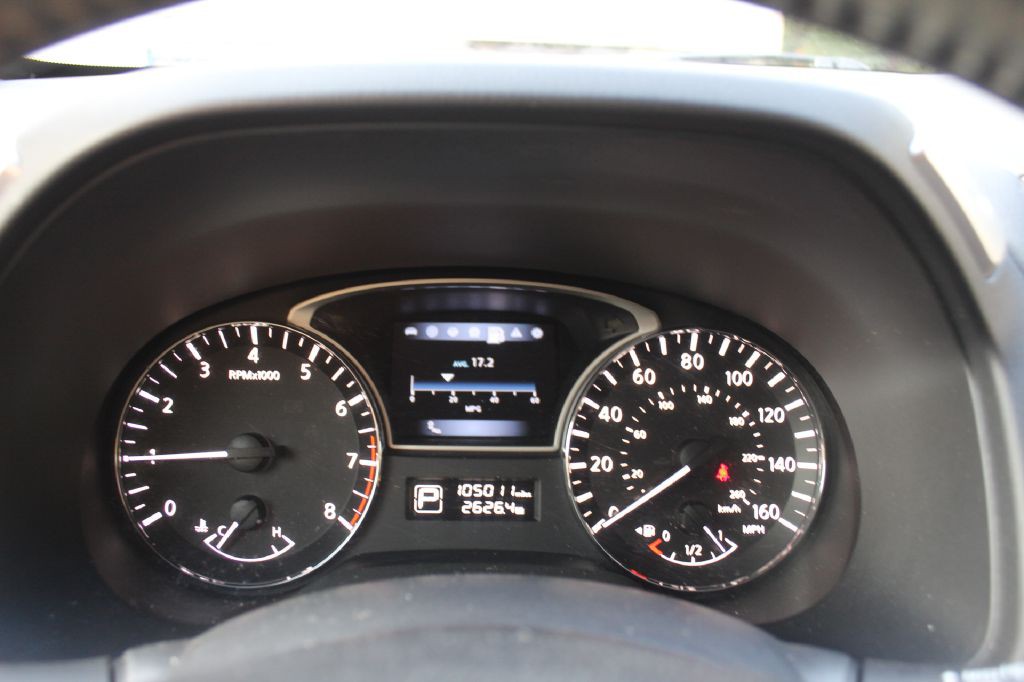 2015 Nissan Pathfinder Image 25