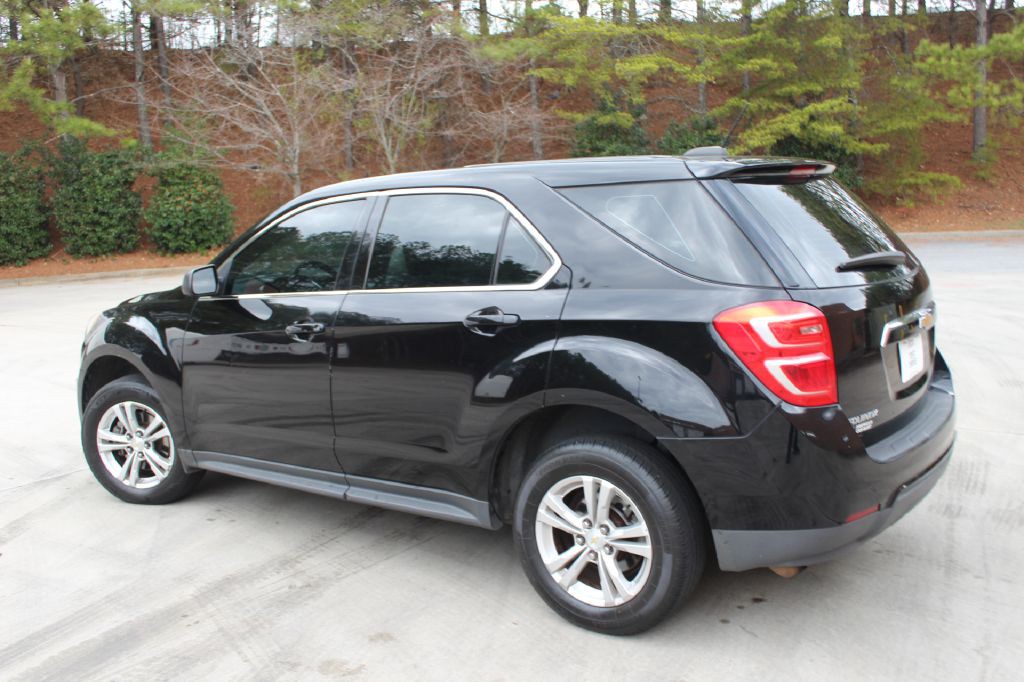 2017 Chevrolet Equinox Image 3