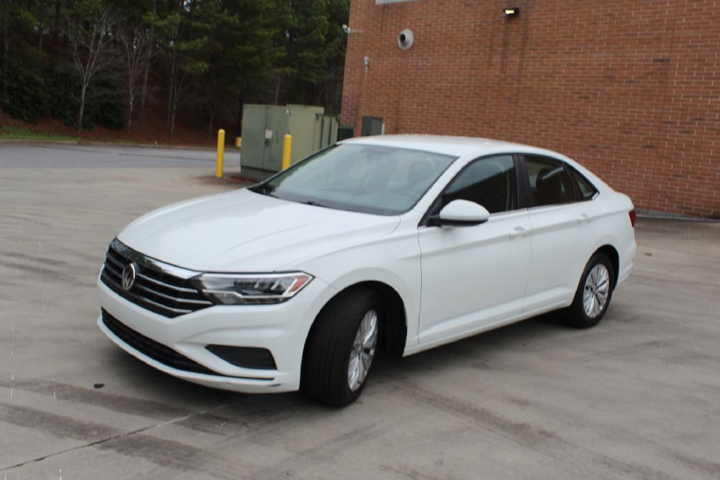 2019 Volkswagen Jetta Image 2