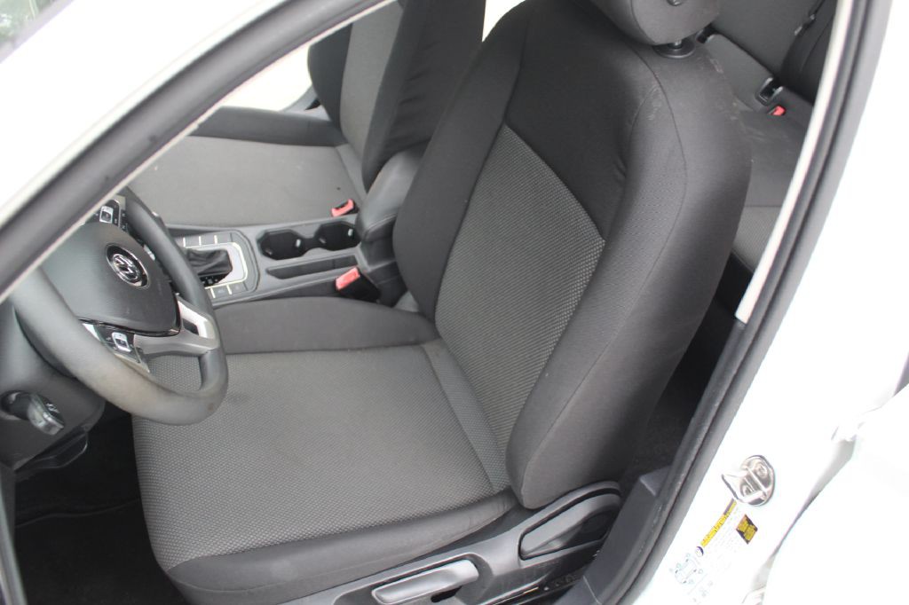 2019 Volkswagen Jetta Image 11