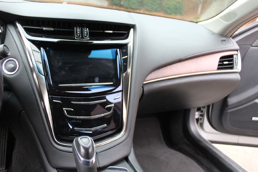 2016 Cadillac CTS Image 18