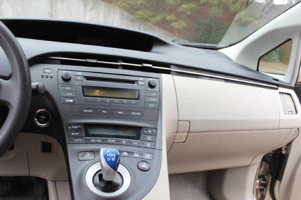 2010 Toyota Prius Image 18