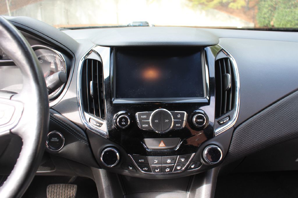 2016 Chevrolet Cruze Image 17