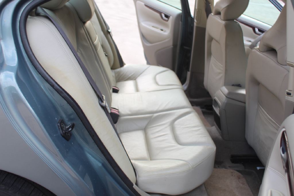 2004 Volvo S60 Image 8