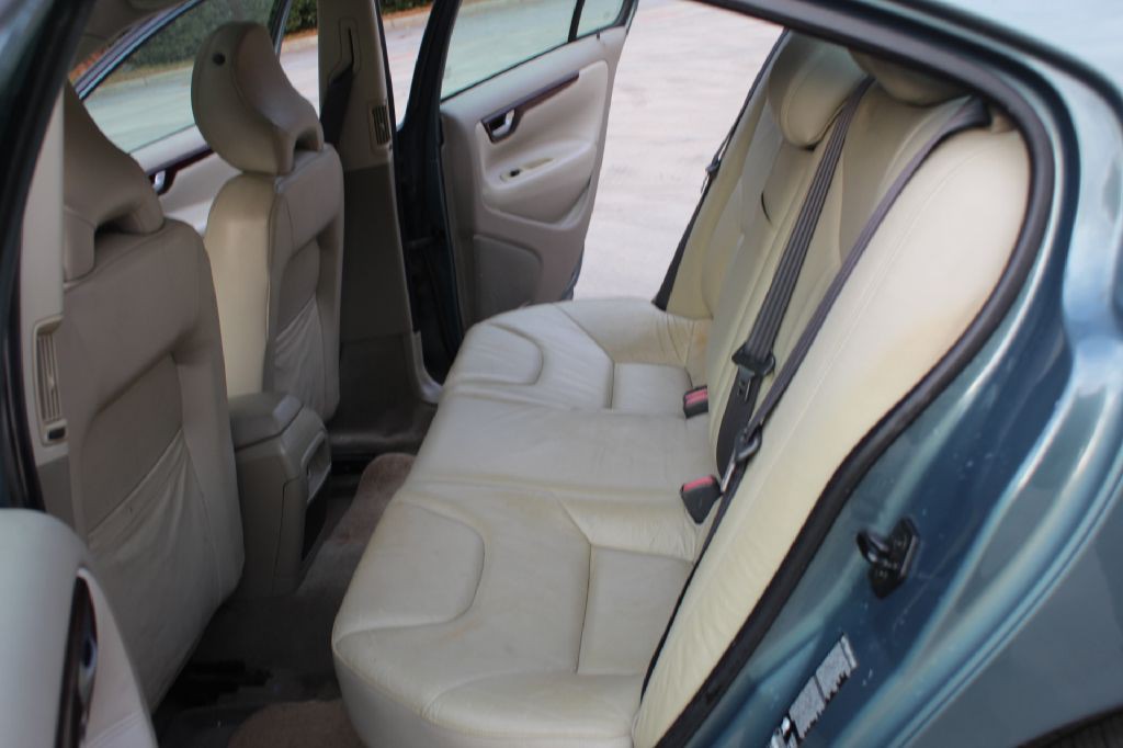 2004 Volvo S60 Image 9