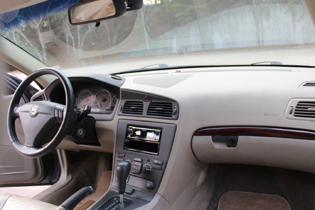 2004 Volvo S60 Image 13