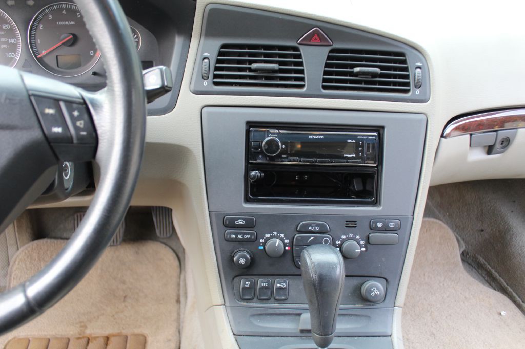 2004 Volvo S60 Image 17