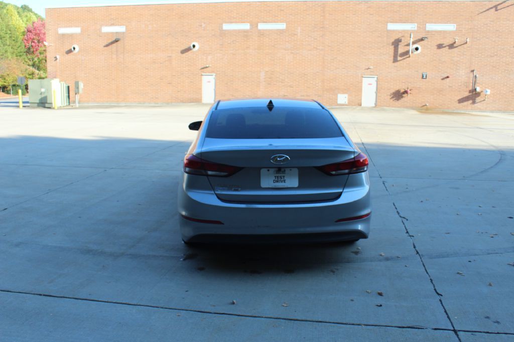 2017 Hyundai Elantra Image 5