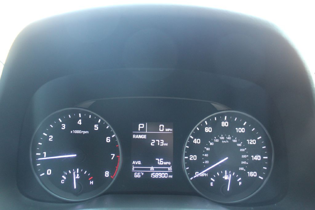 2017 Hyundai Elantra Image 19