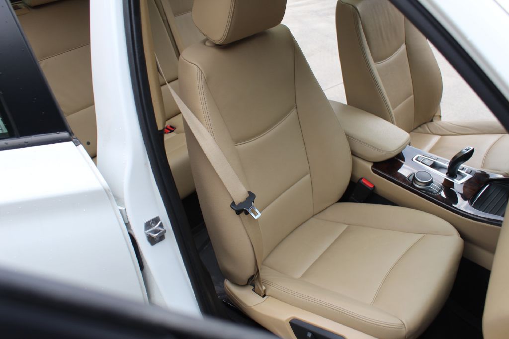 2017 BMW X3 Image 12