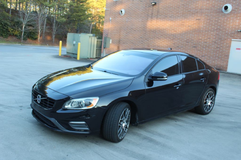 2017 Volvo S60 Image 2