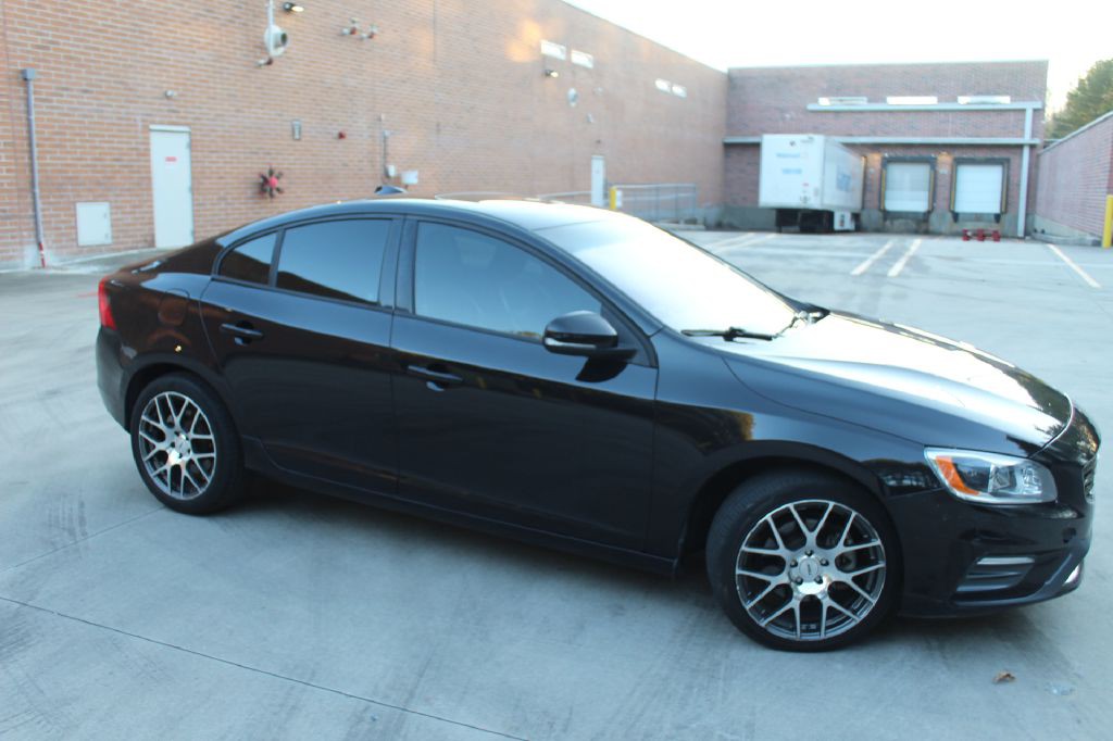 2017 Volvo S60 Image 6