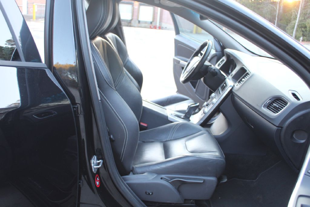 2017 Volvo S60 Image 7