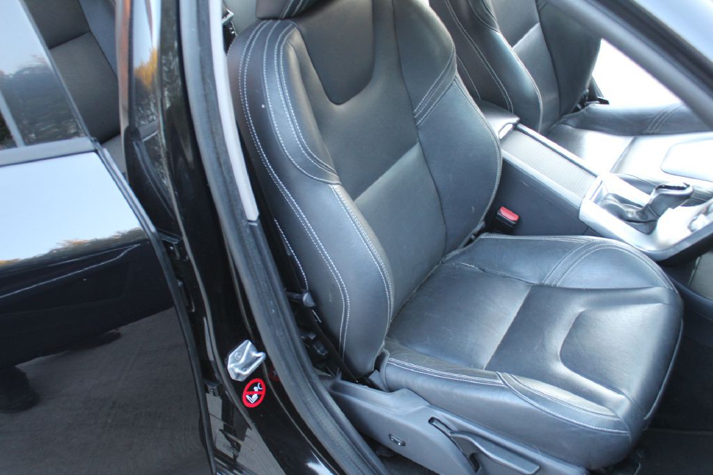 2017 Volvo S60 Image 12