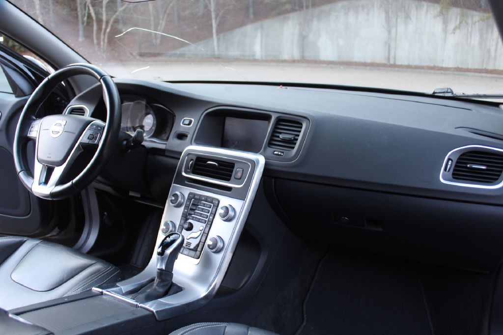 2017 Volvo S60 Image 13