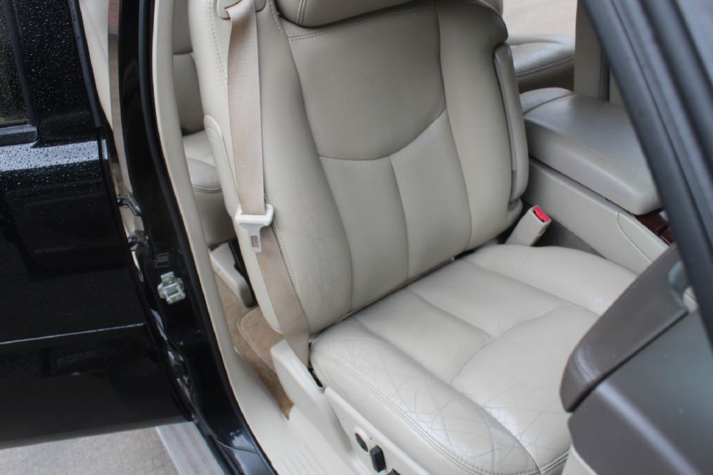 2006 Cadillac Escalade Image 12