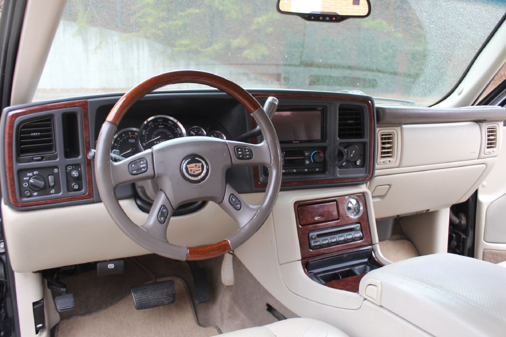 2006 Cadillac Escalade Image 16