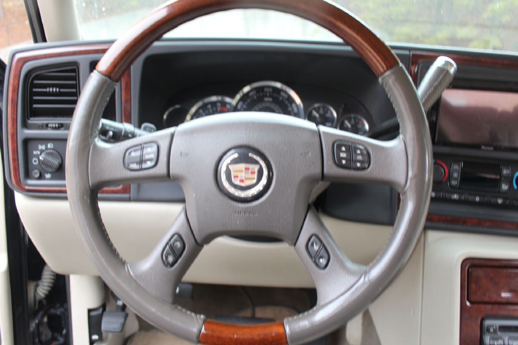2006 Cadillac Escalade Image 17