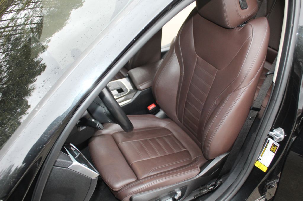 2019 BMW 3 Series Image 11