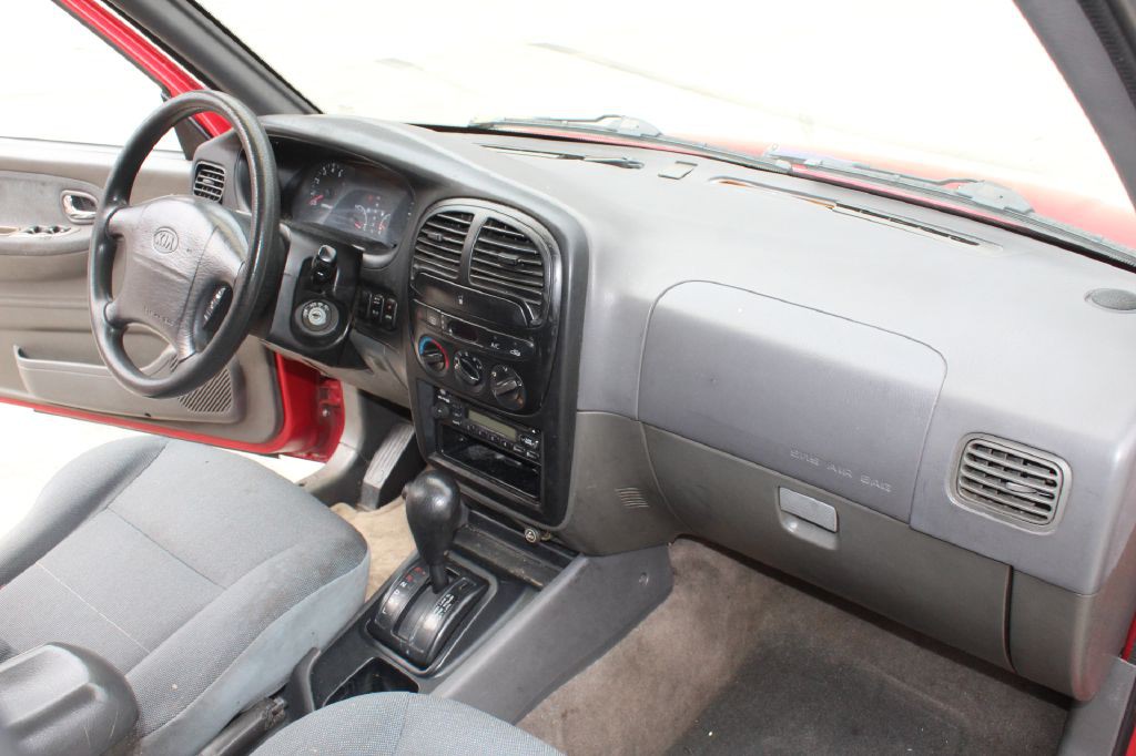 2002 Kia Sportage Image 12