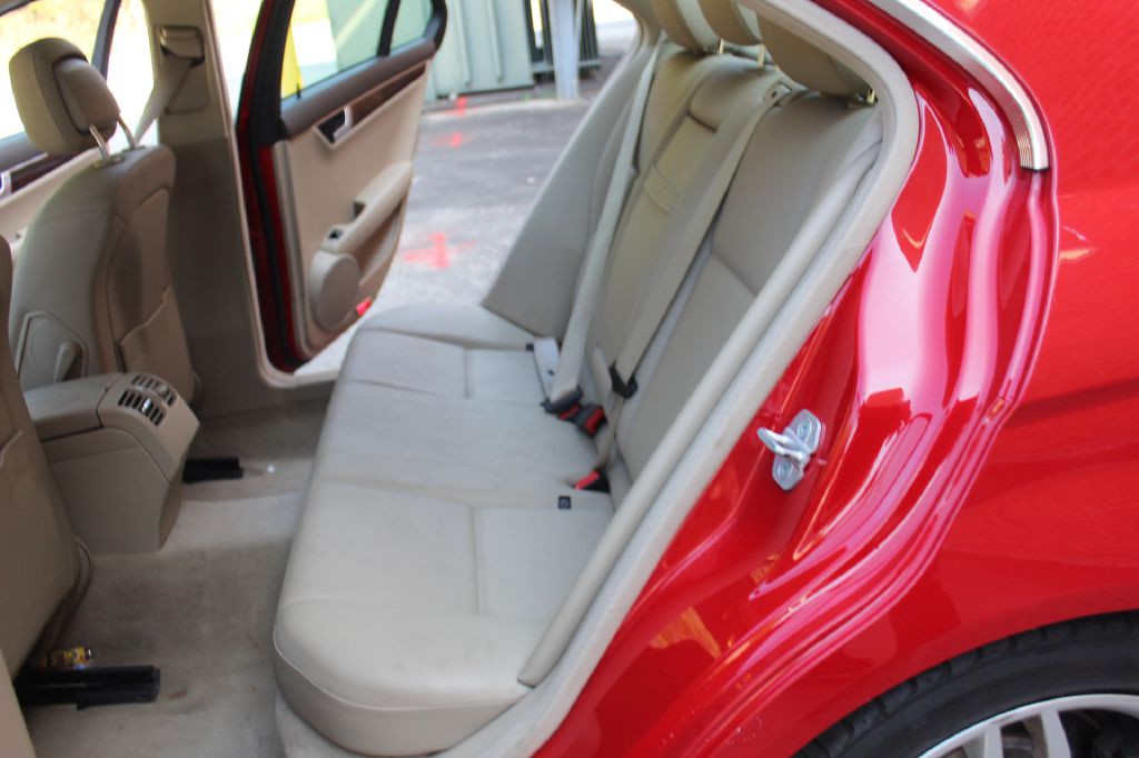 2012 Mercedes-Benz C-Class Image 9