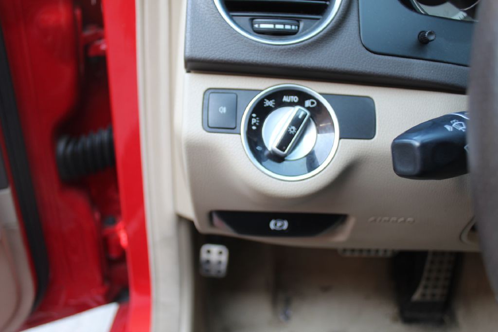 2012 Mercedes-Benz C-Class Image 20