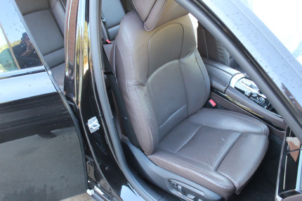 2013 BMW 7 Series Image 12