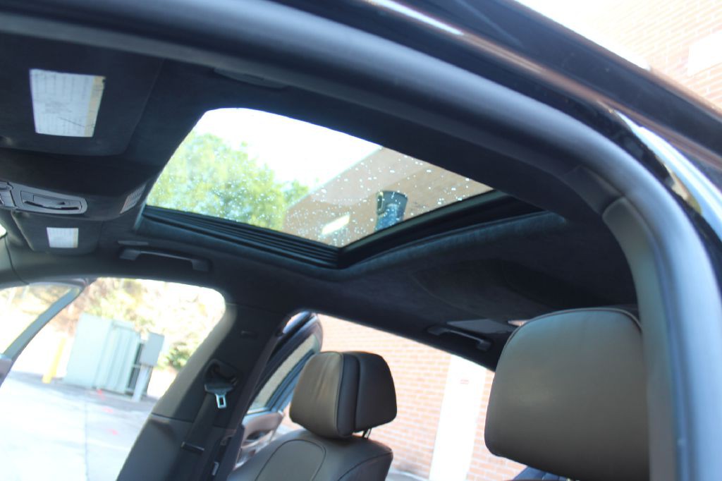 2013 BMW 7 Series Image 24