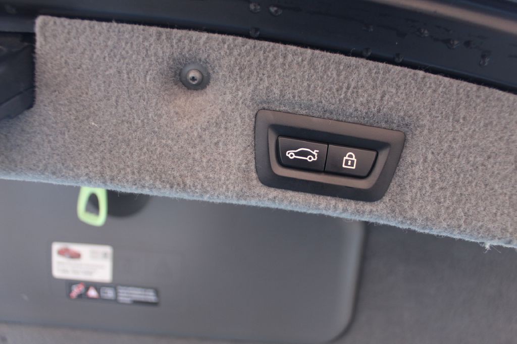 2013 BMW 7 Series Image 27