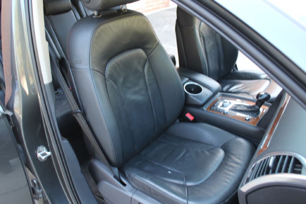 2015 Audi Q7 Image 12