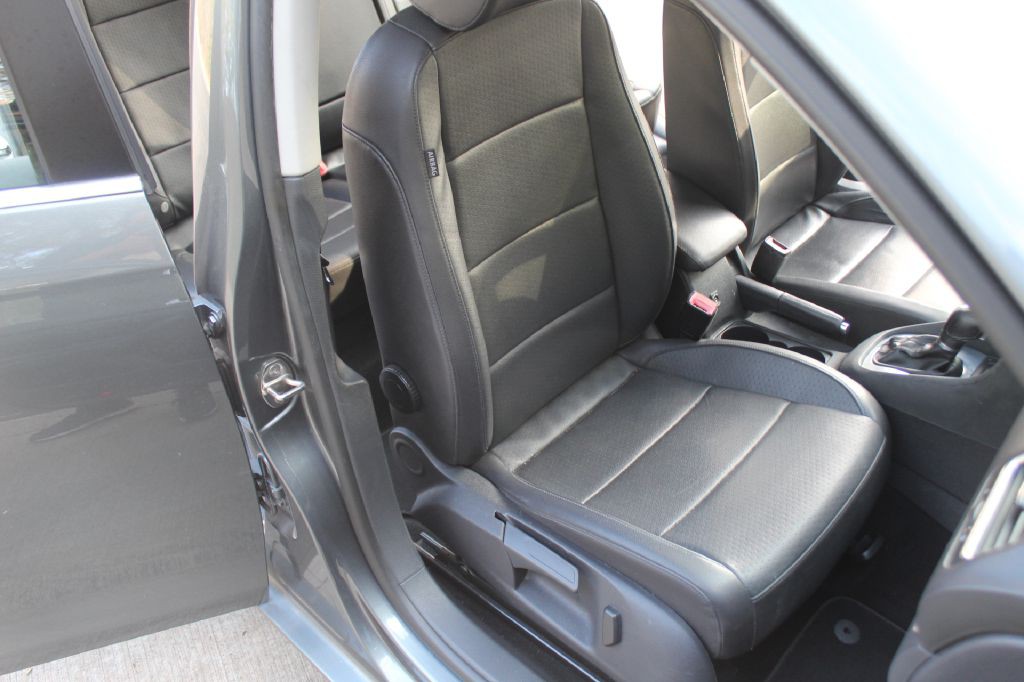 2012 Volkswagen Jetta Image 12