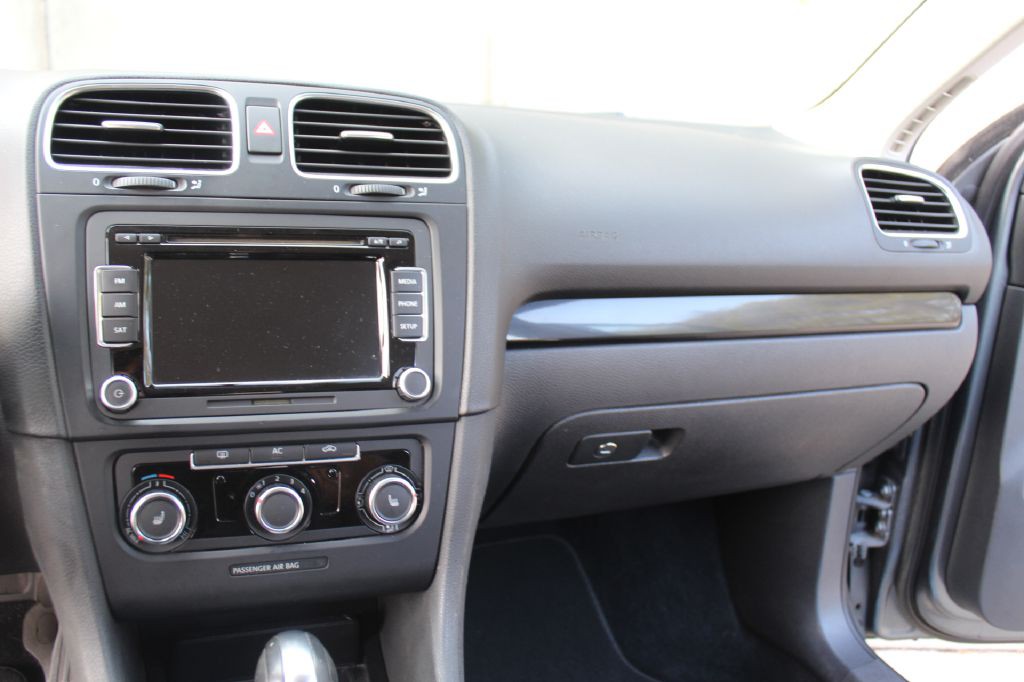 2012 Volkswagen Jetta Image 18