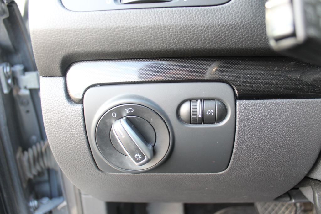 2012 Volkswagen Jetta Image 19