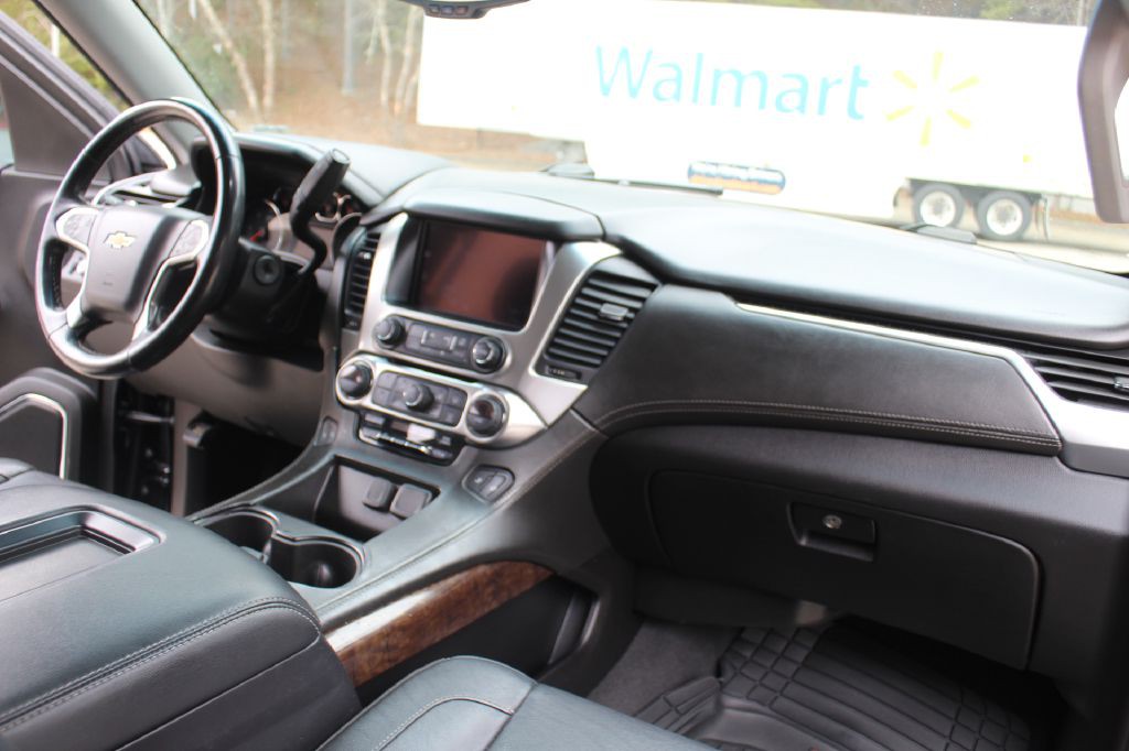 2019 Chevrolet Suburban Image 16