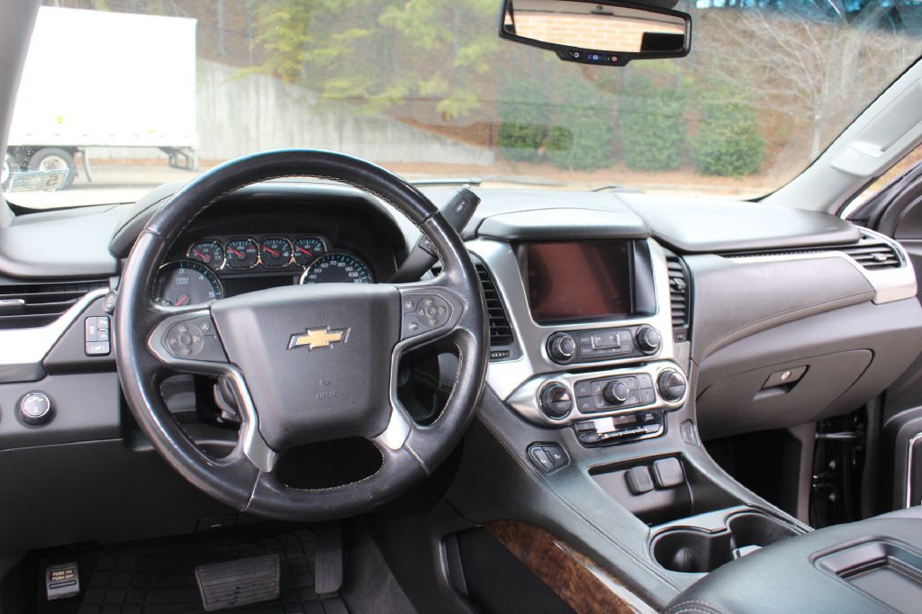 2019 Chevrolet Suburban Image 18