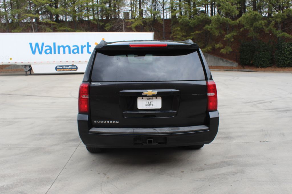 2019 Chevrolet Suburban Image 4