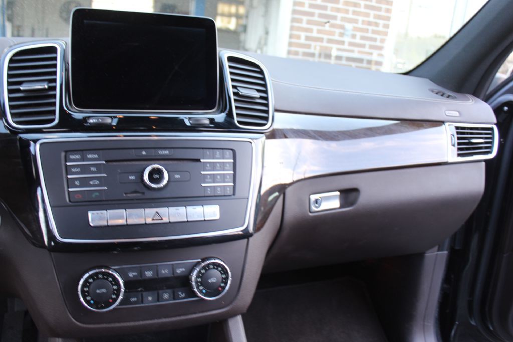 2017 Mercedes-Benz GLS-Class Image 19