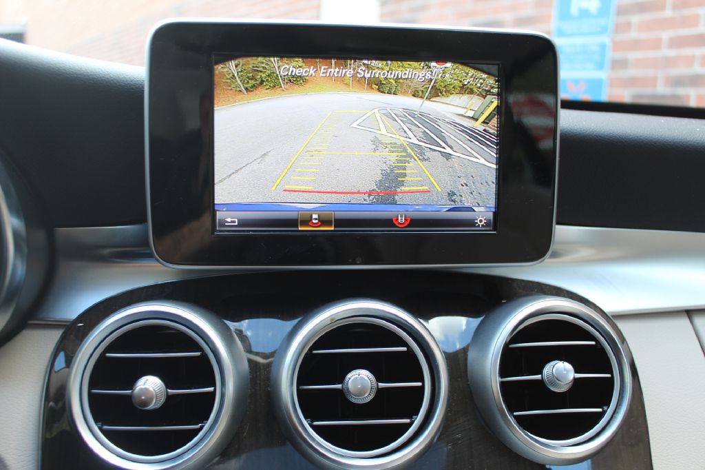 2017 Mercedes-Benz C-Class Image 28