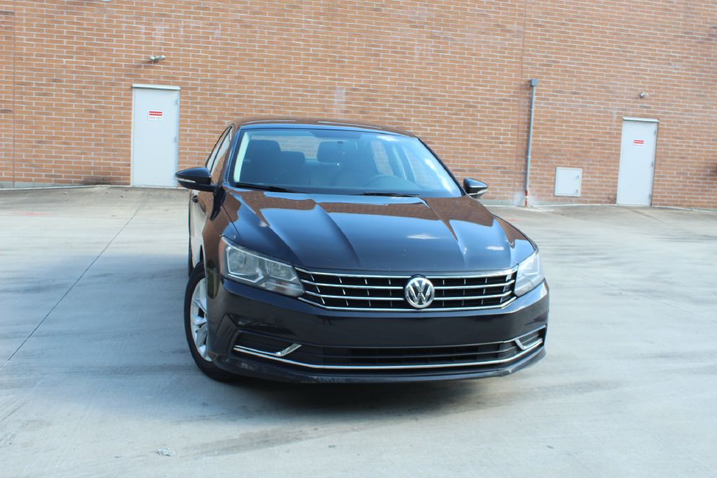 2018 Volkswagen Passat Image 1